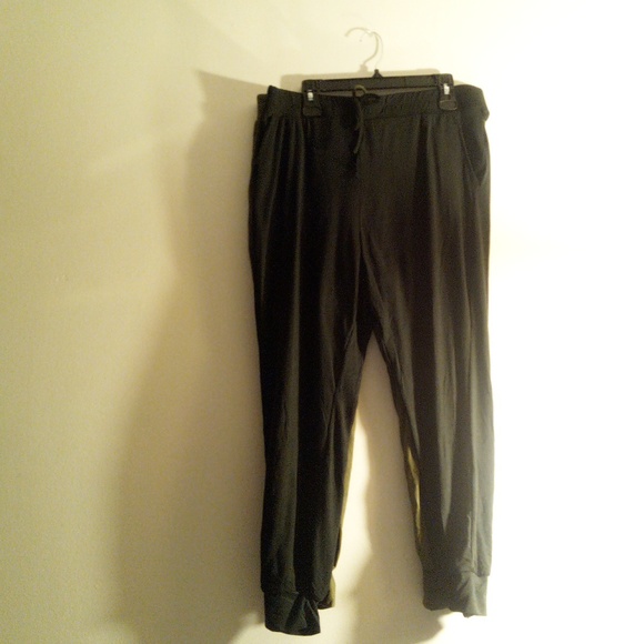La Image olive green and black pants - Picture 6 of 11